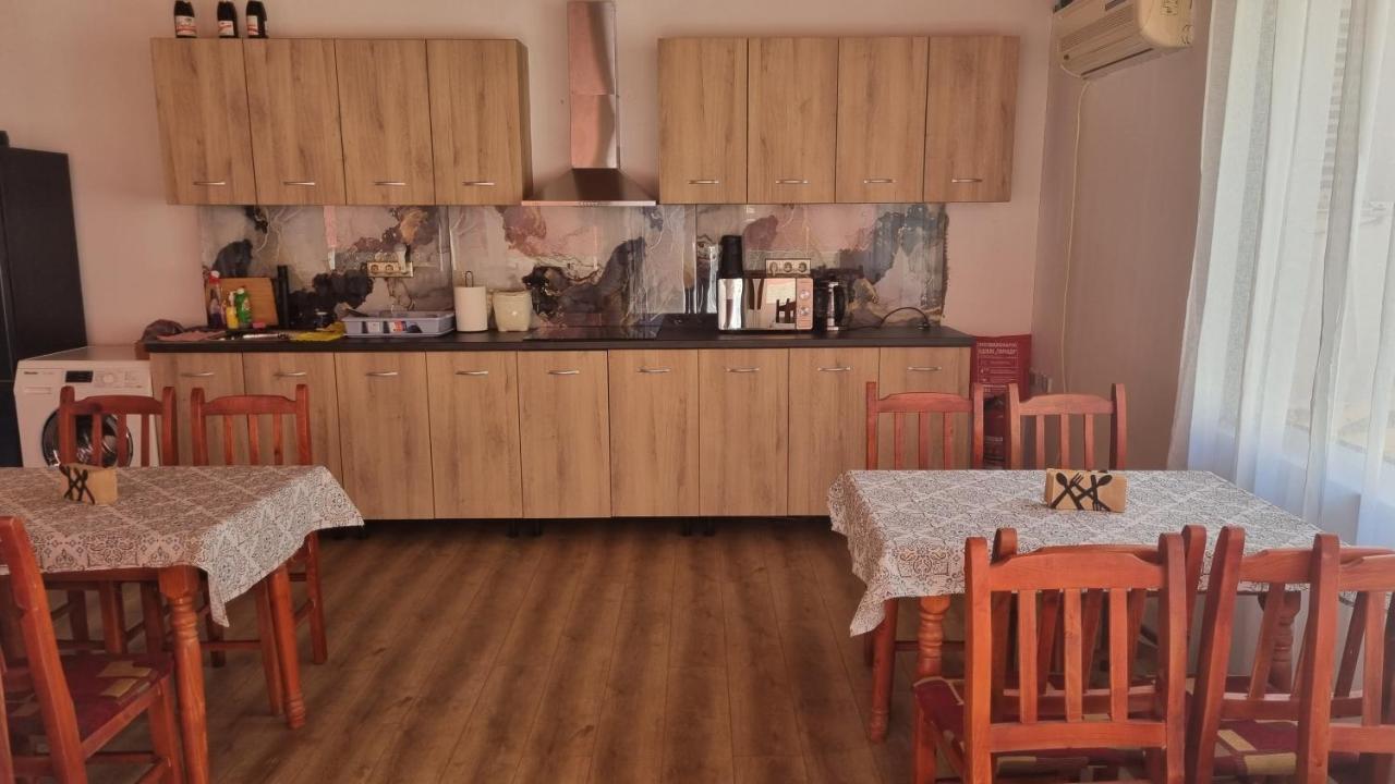 Къща За Гости Пиргос Burgas Exteriör bild