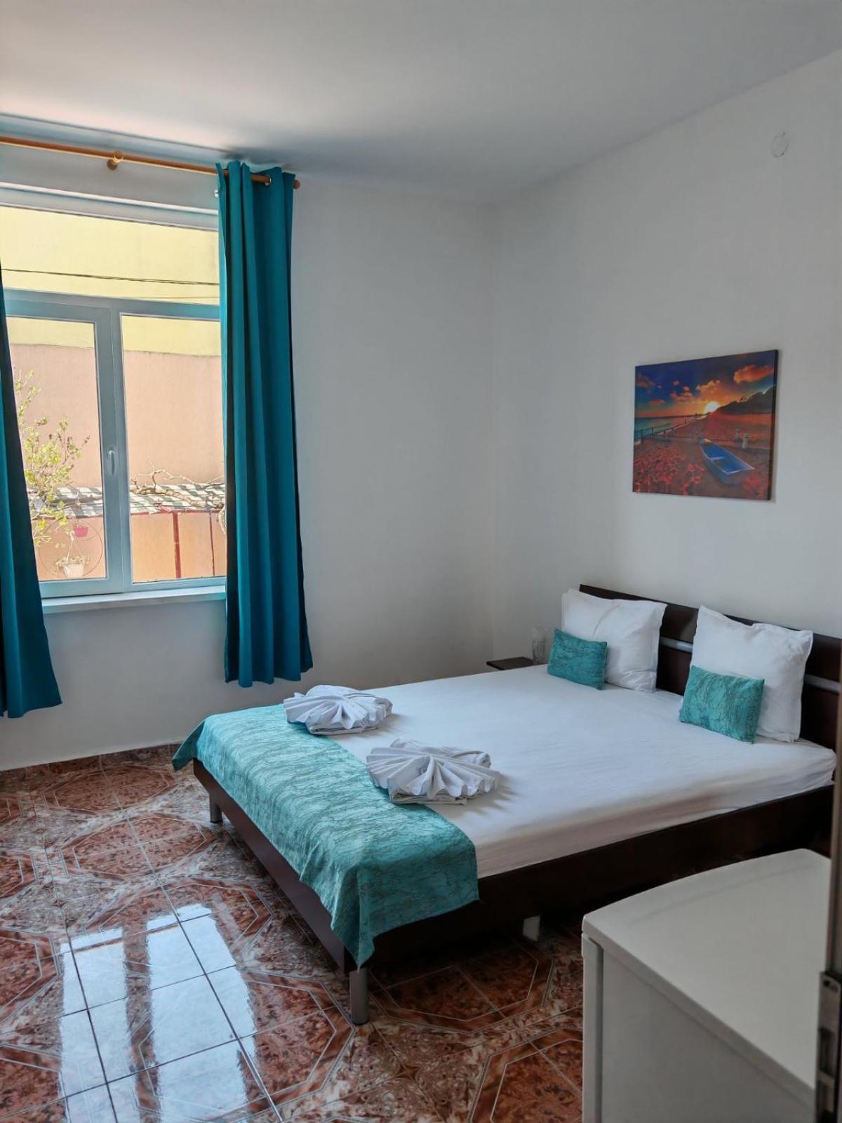 Къща За Гости Пиргос Burgas Exteriör bild