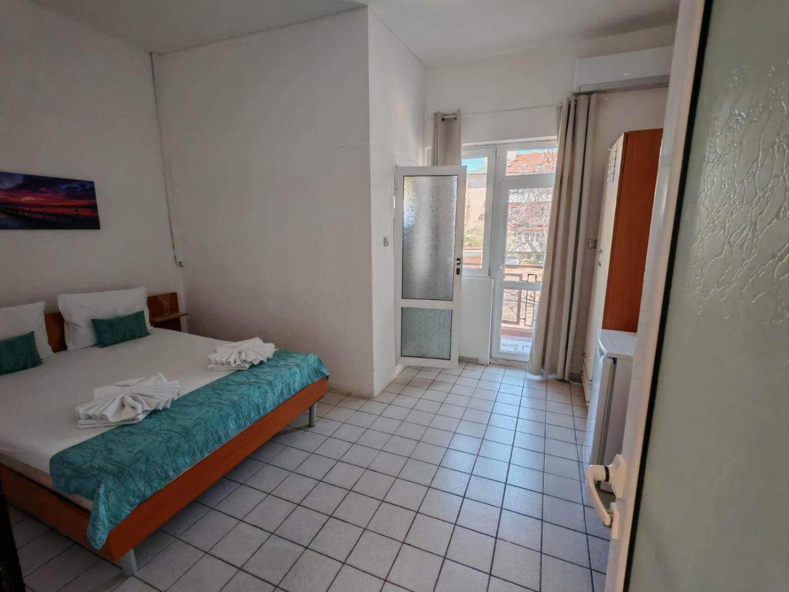 Къща За Гости Пиргос Burgas Exteriör bild