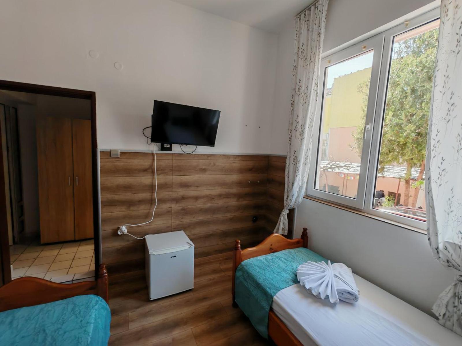 Къща За Гости Пиргос Burgas Exteriör bild