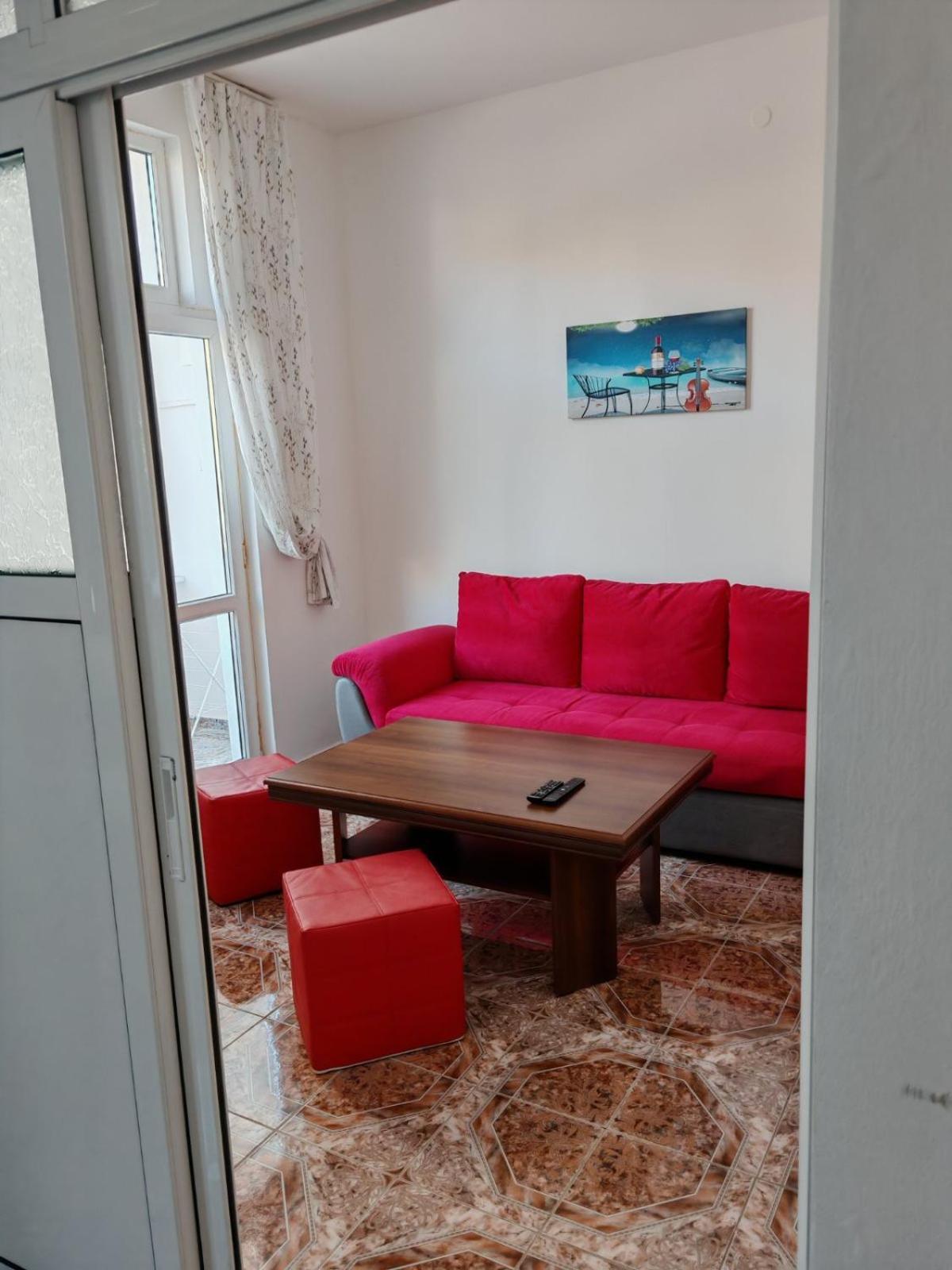 Къща За Гости Пиргос Burgas Exteriör bild