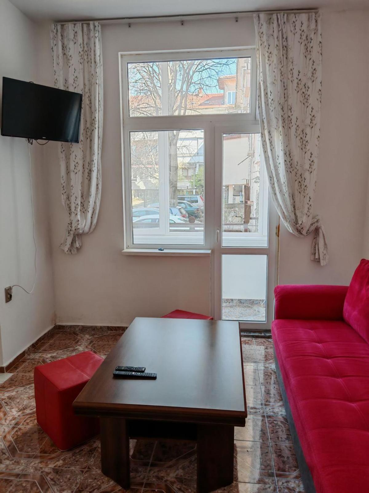 Къща За Гости Пиргос Burgas Exteriör bild