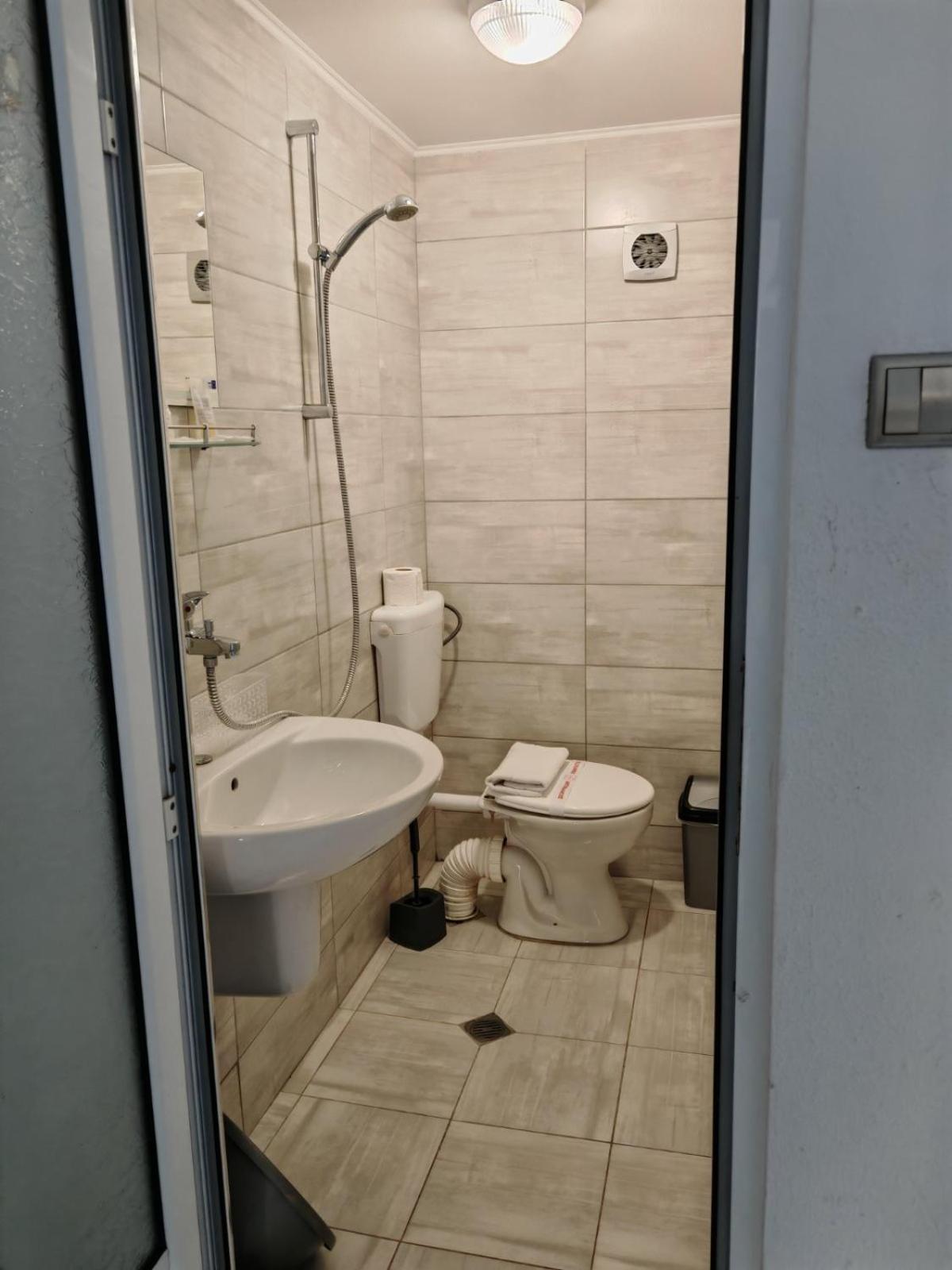 Къща За Гости Пиргос Burgas Exteriör bild